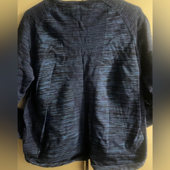 Nike top size medium - Picture 5 of 5